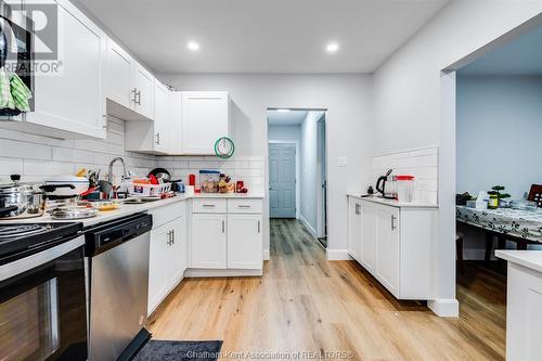 46-48 Wellington Street East, Chatham, ON - Indoor Photo Showing Kitchen With Upgraded Kitchen