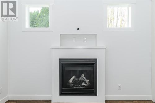 Cozy gas fireplace - 10296 Sparling Pl, Sidney, BC 