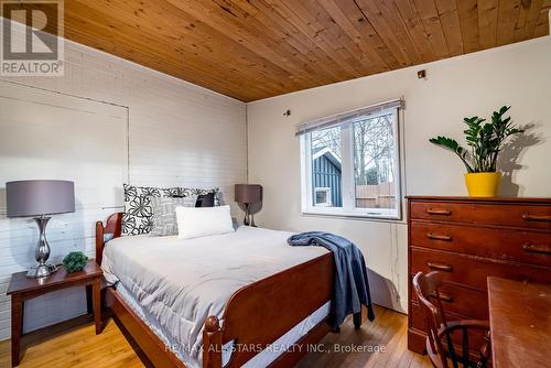 7050 Concession 6 Road, Uxbridge, ON - Indoor Photo Showing Bedroom