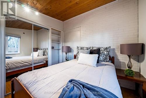 7050 Concession 6 Road, Uxbridge, ON - Indoor Photo Showing Bedroom