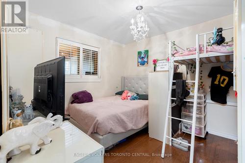 24 Masseygrove Crescent, Toronto, ON - Indoor Photo Showing Bedroom