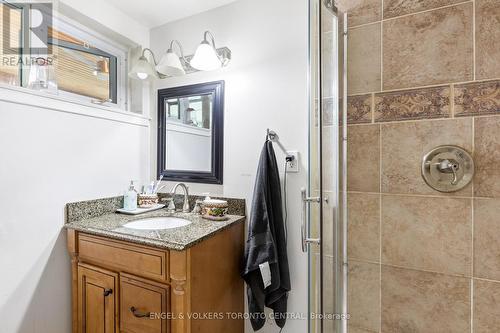 24 Masseygrove Crescent, Toronto, ON - Indoor Photo Showing Bathroom