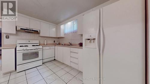 149 Sharpecroft Boulevard, Toronto, ON - Indoor Photo Showing Kitchen With Double Sink