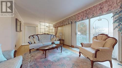 149 Sharpecroft Boulevard, Toronto, ON - Indoor Photo Showing Living Room