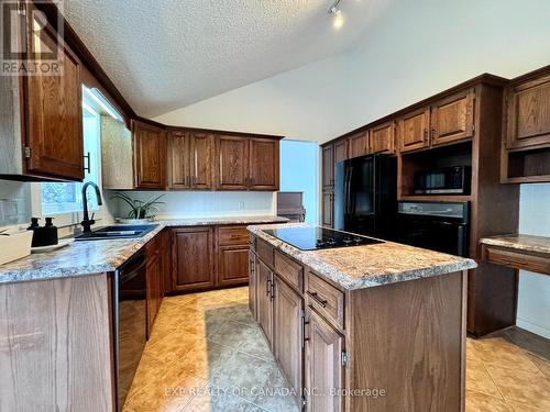 185 Croatia Avenue, Timmins (Gold Centre), ON - Indoor Photo Showing Kitchen