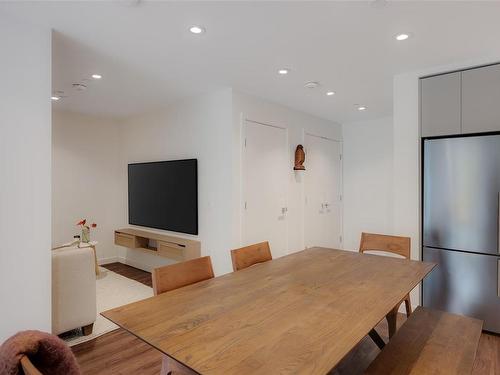 103-363 Tyee Rd, Victoria, BC - Indoor Photo Showing Dining Room