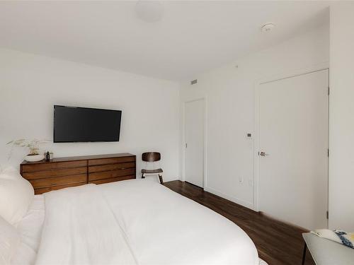 103-363 Tyee Rd, Victoria, BC - Indoor Photo Showing Bedroom