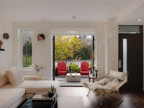 103-363 Tyee Rd, Victoria, BC - Indoor Photo Showing Living Room