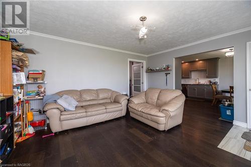 361 1St Avenue S, Chesley, ON - Indoor Photo Showing Living Room