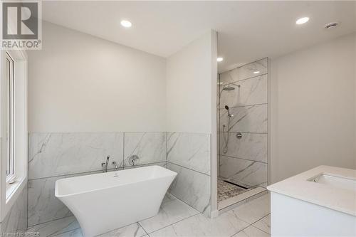 24 Aspen Lane, Powassan, ON - Indoor Photo Showing Bathroom