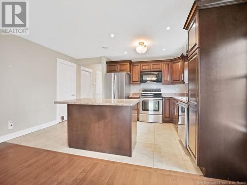 10 Thornhill Crescent, Moncton, NB - Indoor Photo Showing Kitchen With Stainless Steel Kitchen