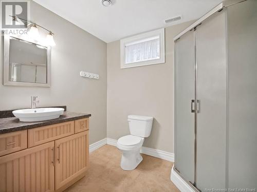 10 Thornhill Crescent, Moncton, NB - Indoor Photo Showing Bathroom