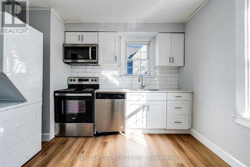 46-48 Wellington Street E, Chatham-Kent (Chatham), ON - Indoor Photo Showing Kitchen