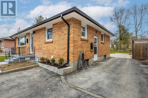 165 Fairhaven Circle, London, ON - Outdoor With Exterior