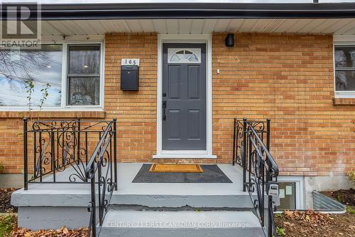 165 Fairhaven Circle, London, ON - Outdoor With Exterior