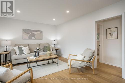 165 Fairhaven Circle, London, ON - Indoor Photo Showing Living Room