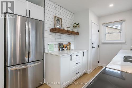 165 Fairhaven Circle, London, ON - Indoor Photo Showing Kitchen