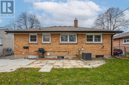 165 Fairhaven Circle, London, ON - Outdoor With Exterior