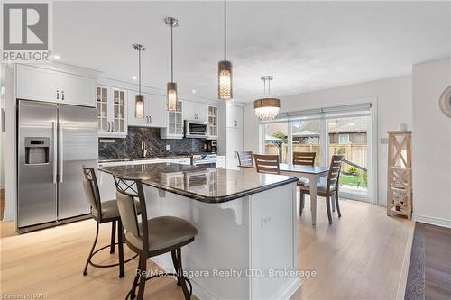 62 Postma Drive, Haldimand (Dunnville), ON - Indoor Photo Showing Kitchen With Stainless Steel Kitchen With Upgraded Kitchen