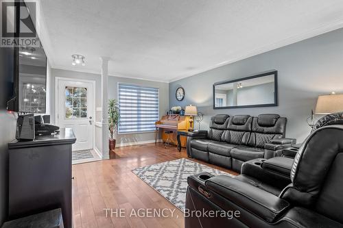 55 Northridge Drive, West Lincoln (057 - Smithville), ON - Indoor Photo Showing Living Room