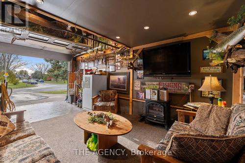 55 Northridge Drive, West Lincoln (057 - Smithville), ON - Indoor Photo Showing Living Room