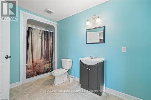 3934 Farr Avenue, Fort Erie, ON - Indoor Photo Showing Bathroom