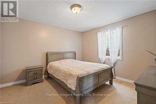 3934 Farr Avenue, Fort Erie, ON - Indoor Photo Showing Bedroom