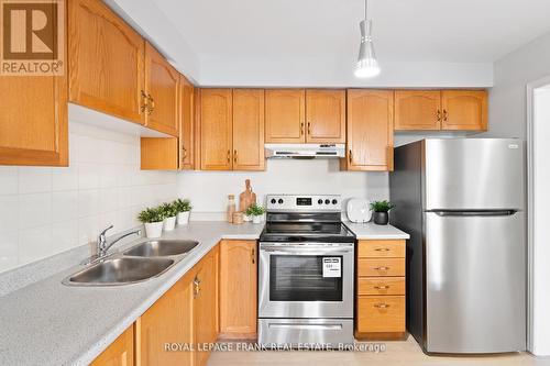 39 Eastport Drive, Toronto (Centennial Scarborough), ON - Indoor Photo Showing Kitchen With Double Sink