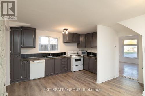 56 South John Street, Belleville, ON - Indoor Photo Showing Kitchen