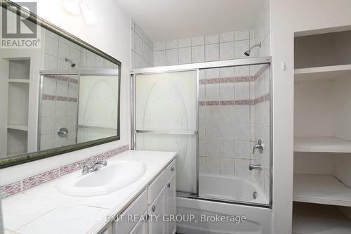 56 South John Street, Belleville, ON - Indoor Photo Showing Bathroom