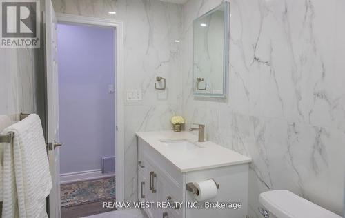 86 Blossom Crescent, Toronto, ON - Indoor Photo Showing Bathroom