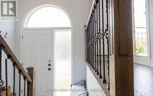 86 Blossom Crescent, Toronto, ON - Indoor Photo Showing Other Room