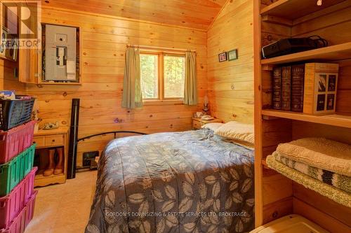 1340 Cannon Trail, North Frontenac (Frontenac North), ON - Indoor Photo Showing Bedroom