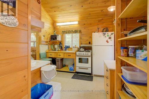 1340 Cannon Trail, North Frontenac (Frontenac North), ON - Indoor Photo Showing Kitchen