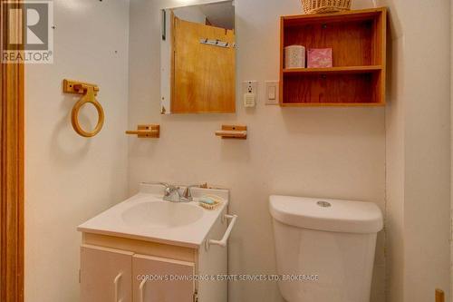 1340 Cannon Trail, North Frontenac (Frontenac North), ON - Indoor Photo Showing Bathroom