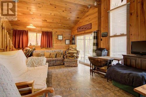 1340 Cannon Trail, North Frontenac (Frontenac North), ON - Indoor Photo Showing Living Room