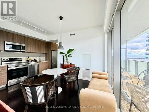 2202 - 390 Cherry Street, Toronto, ON - Indoor Photo Showing Kitchen