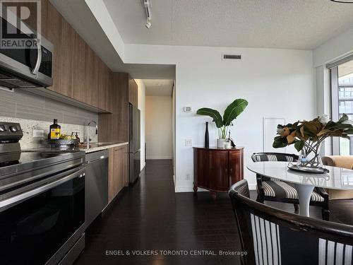 2202 - 390 Cherry Street, Toronto, ON - Indoor Photo Showing Kitchen