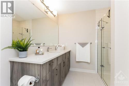 318 Cosanti Drive, Stittsville, ON - Indoor Photo Showing Bathroom