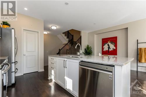 318 Cosanti Drive, Stittsville, ON - Indoor Photo Showing Kitchen With Stainless Steel Kitchen