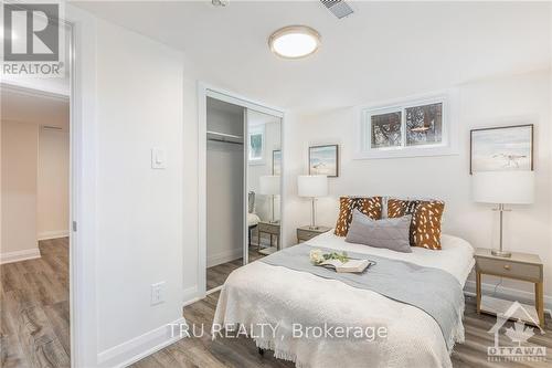 B - 32 Roundhay Drive, Ottawa, ON - Indoor Photo Showing Bedroom