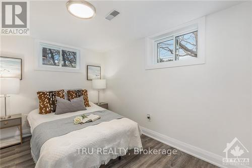 B - 32 Roundhay Drive, Ottawa, ON - Indoor Photo Showing Bedroom