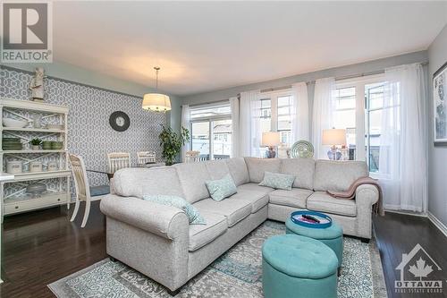 432 Gerry Lalonde Drive, Ottawa, ON - Indoor Photo Showing Living Room