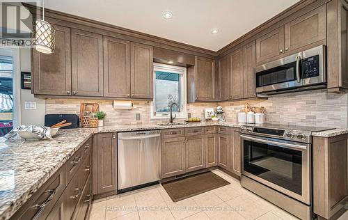 263 Pigeon Creek Road, Kawartha Lakes (Janetville), ON - Indoor Photo Showing Kitchen With Upgraded Kitchen