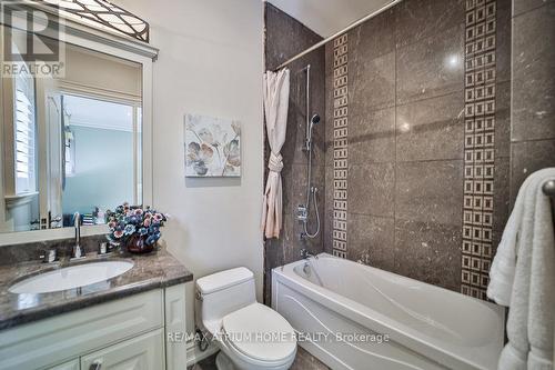 311 Holmes Avenue, Toronto, ON - Indoor Photo Showing Bathroom