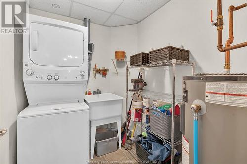 200 Manning Road Unit# 406, Tecumseh, ON - Indoor Photo Showing Laundry Room