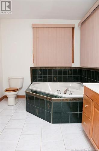 185 Water Street, Woodstock, NB - Indoor Photo Showing Bathroom