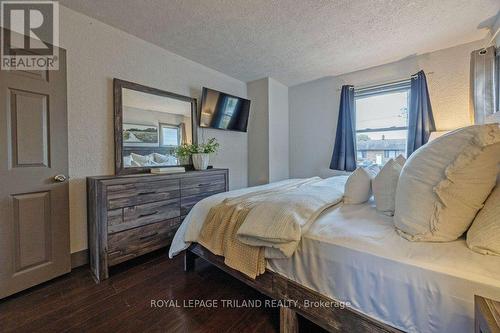 144 Baseline Road W, London, ON - Indoor Photo Showing Bedroom