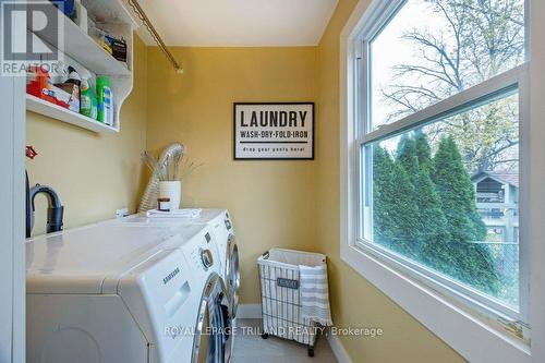 144 Baseline Road W, London, ON - Indoor Photo Showing Laundry Room