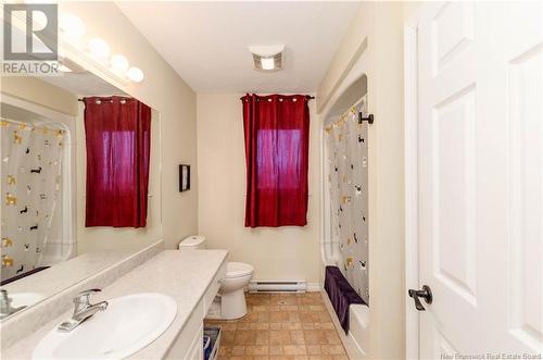 5 Acton Court, Moncton, NB - Indoor Photo Showing Bathroom